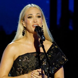 "A Total Shocker": Carrie Underwood Reads Her Old Journal Entry From the Night Simon Cowell Predicted Her Future on ‘American Idol’