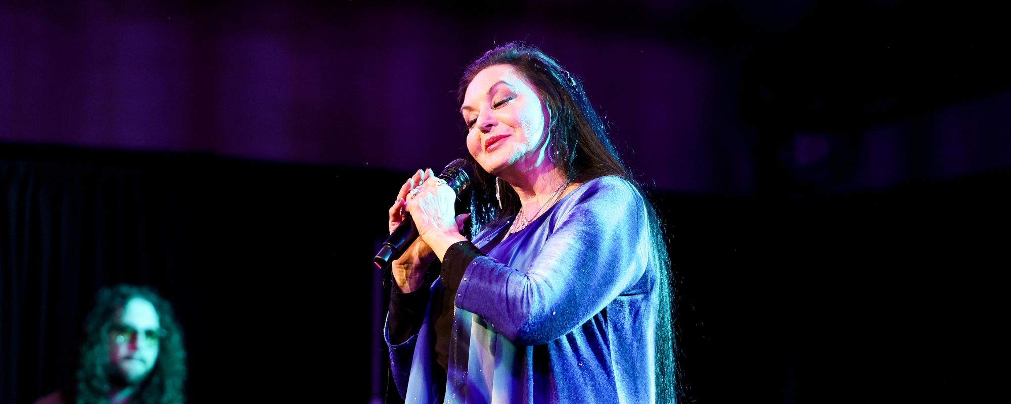 أُجبرت أيقونة البلد في الثمانينيات على الانسحاب من العرض القادم بسبب أوامر الطبيب