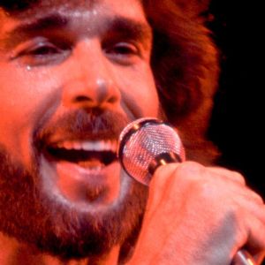 On This Day in 1981, Eddie Rabbitt Dethroned Dolly Parton With a Song 12 Years in the Making