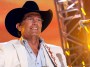 A Throwback to George Strait Honoring Brooks & Dunn With "Boot Scootin' Boogie"