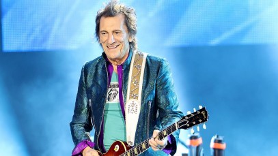 Watch Ronnie Wood’s Performances of a Faces Classic and Two New Songs on the U.K. New Year’s Special ‘Jools’ Annual Hootenanny’