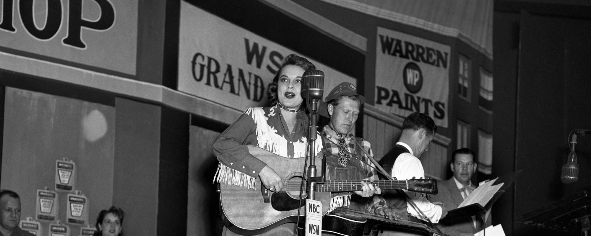 Born on This Day in 1933, “The Golden Hillbilly of Country Music” Who Blazed a Trail to the Top of the Charts