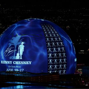“Help Me, I’m Lost”: How Kenny Chesney Got So Distracted by Sphere Residency Spectacle That He Forgot His Own Song