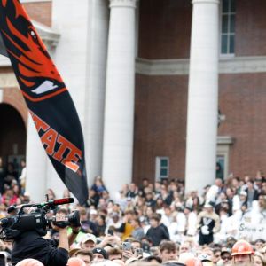 Kenny Chesney Talks “Intense” Wellness Regime: “I Do a Lot of Witchcraft Stuff to My Body”