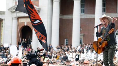 Kenny Chesney Talks “Intense” Wellness Regime: “I Do a Lot of Witchcraft Stuff to My Body”