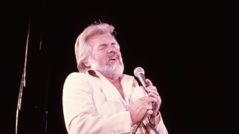 On This Day in 1980, Kenny Rogers Was at No. 1 With an Album That Had a Little Bit of Everything
