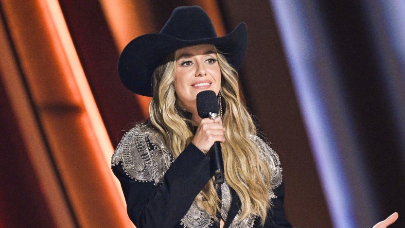 Lainey Wilson Reveals a Surprising Tour Habit