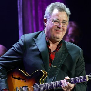 Vince Gill Celebrates Major Career Milestone With 2026 Solo Tour