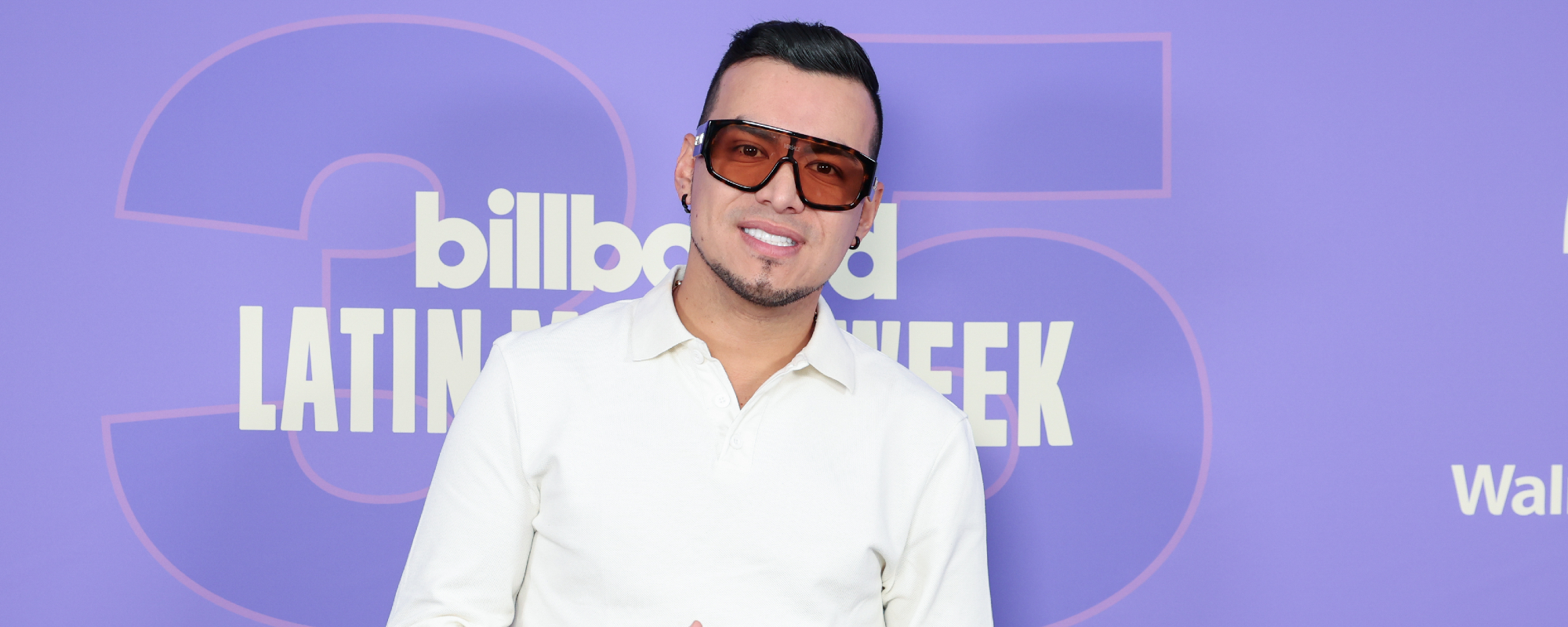 Popular Folk Singer Among Six Dead in Tragic Plane Crash