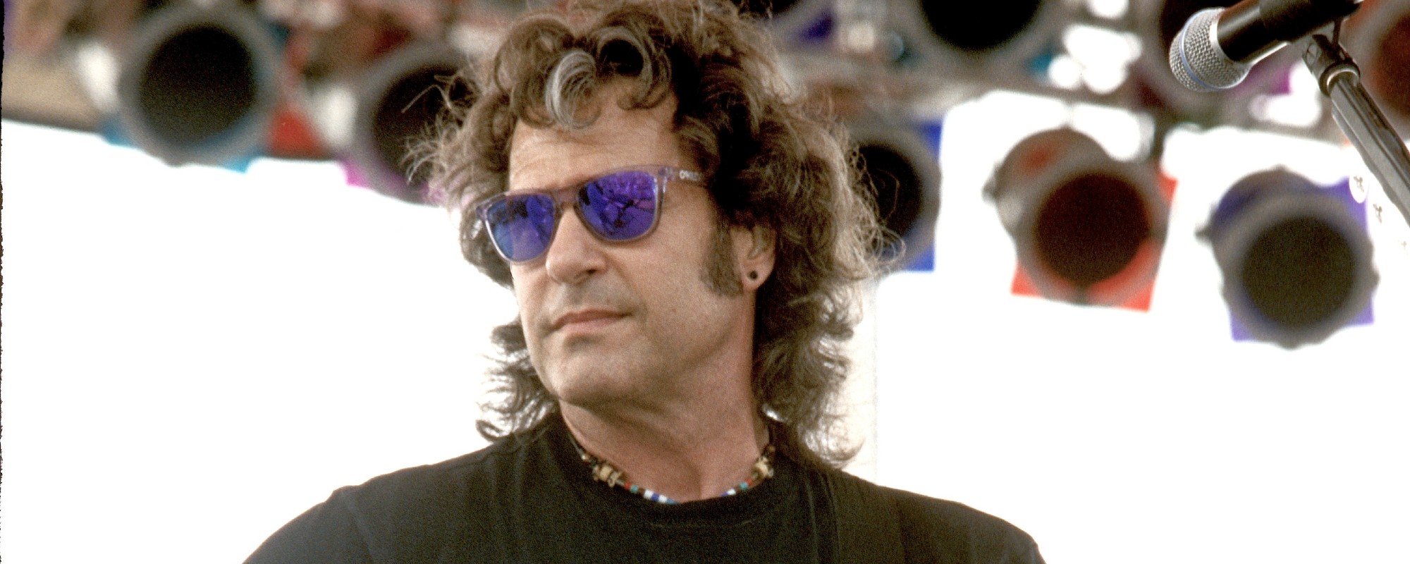 4 فرق موسيقية نسي معظم الناس وجودها (ولكن يجب عليك الاستماع إليها بالتأكيد)