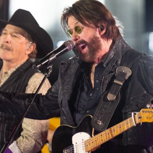 3 Country Artists Who Had Hits at Radio 30 Years Ago, and Are Still Making Music Today