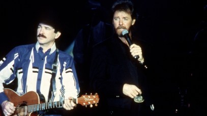 4 Country Songs From the 90s That Need To Be on Any Party Playlist