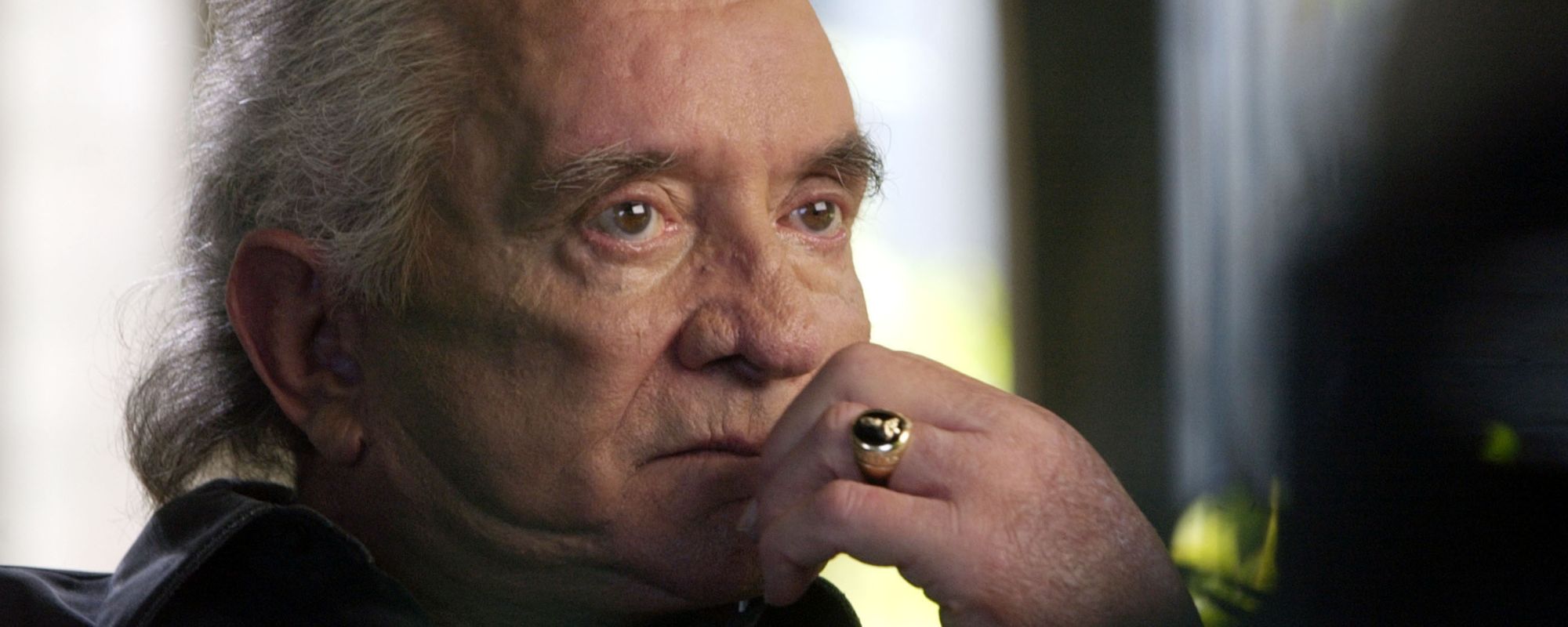 The 1989 Song About Elvis Presley That Johnny Cash Later Asked to Cover: “That’s Like Elvis Asking”