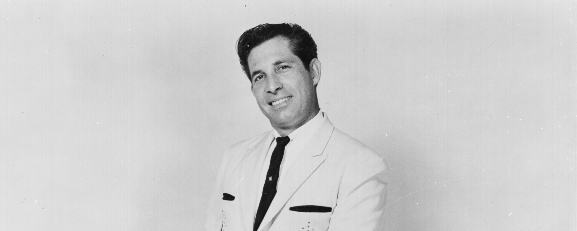 Born on This Day in 1932, the “Tall Texan” Who Wrote Songs Recorded by Willie Nelson, Bob Marley, and Conway Twitty