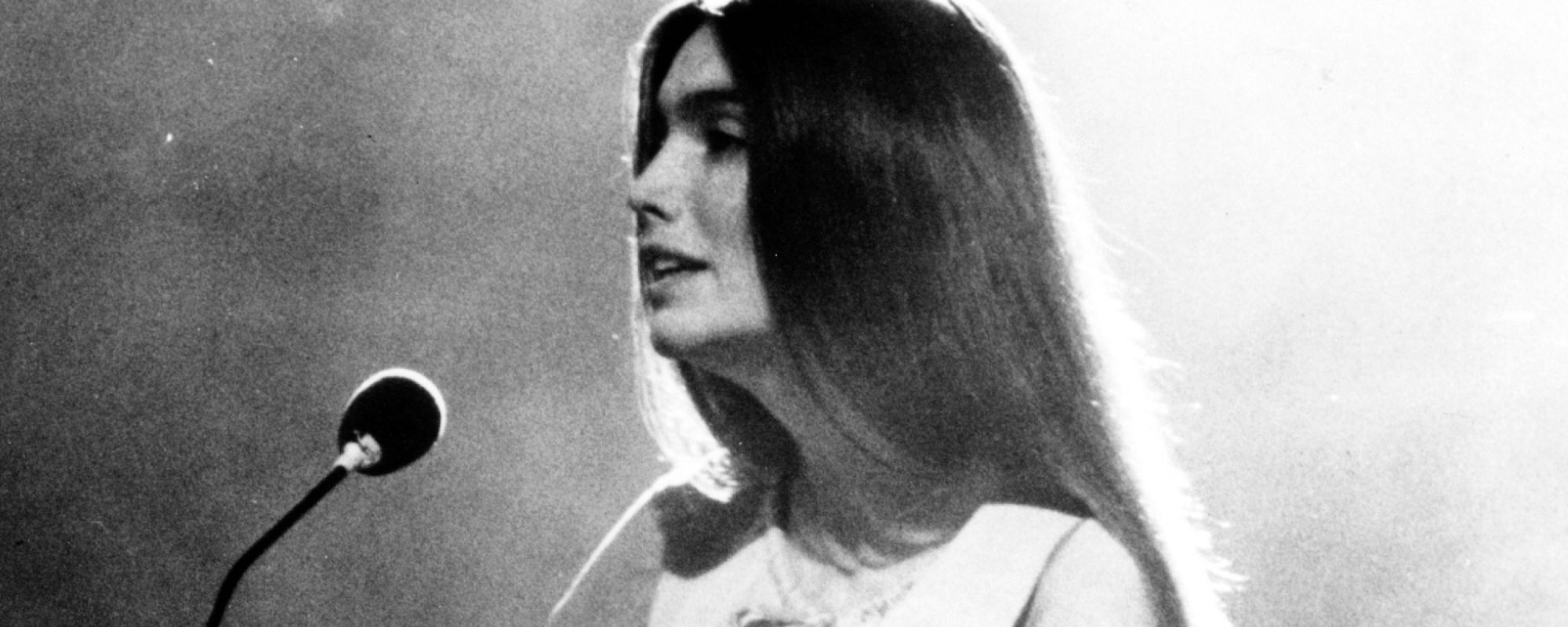 How a Babysitter Being in the Right Place at the Right Time Helped Skyrocket Emmylou Harris’ Career