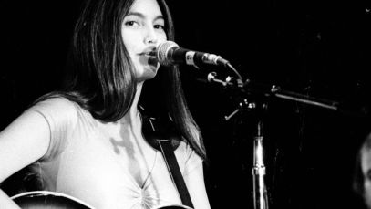 Emmylou Harris performing