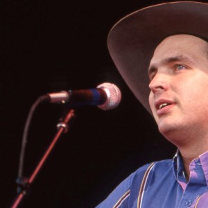 Garth Brooks Was Turned Down 3 Times by His First Record Label, Until They Heard One Song