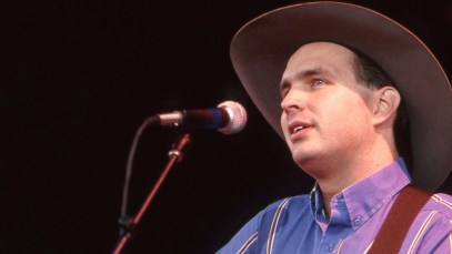 Garth Brooks Was Turned Down 3 Times by His First Record Label, Until They Heard One Song