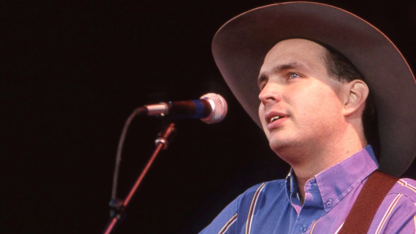 Garth Brooks Was Turned Down 3 Times by His First Record Label, Until They Heard One Song