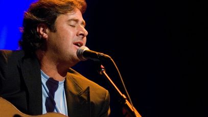 Vince Gill performing
