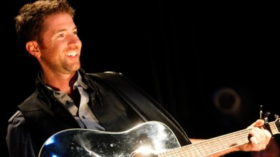 Everyone Should Know These 3 Josh Turner Hits by Heart