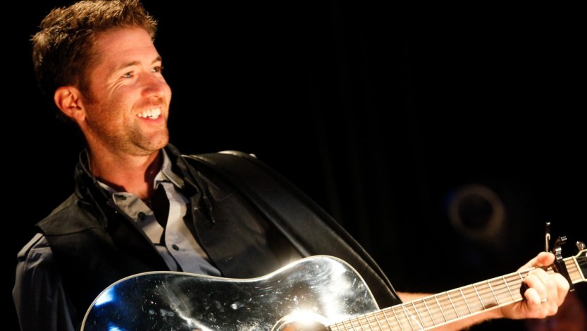 Everyone Should Know These 3 Josh Turner Hits by Heart