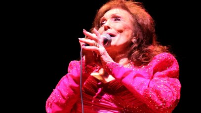 Everyone Should Know These 3 Loretta Lynn Songs, Even Though They Weren’t Big Radio Hits