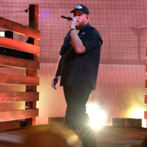 4 Country Hits That Were Also Part of a Movie Soundtrack