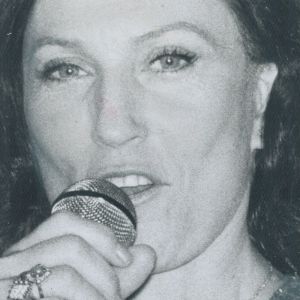 Loretta Lynn performing