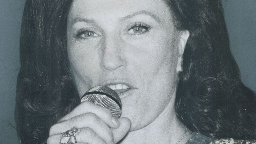 Loretta Lynn performing