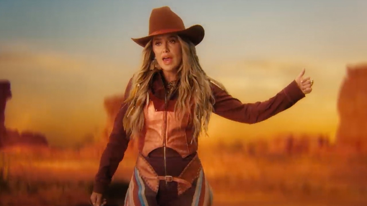 لاني ويلسون يكشف عن عادة مفاجئة في جولاته: “أشاهد مباشرة قبل أن أذهب إلى النوم” لاني ويلسون يكشف عن عادة مفاجئة في جولاته: “أشاهد مباشرة قبل أن أذهب إلى النوم”