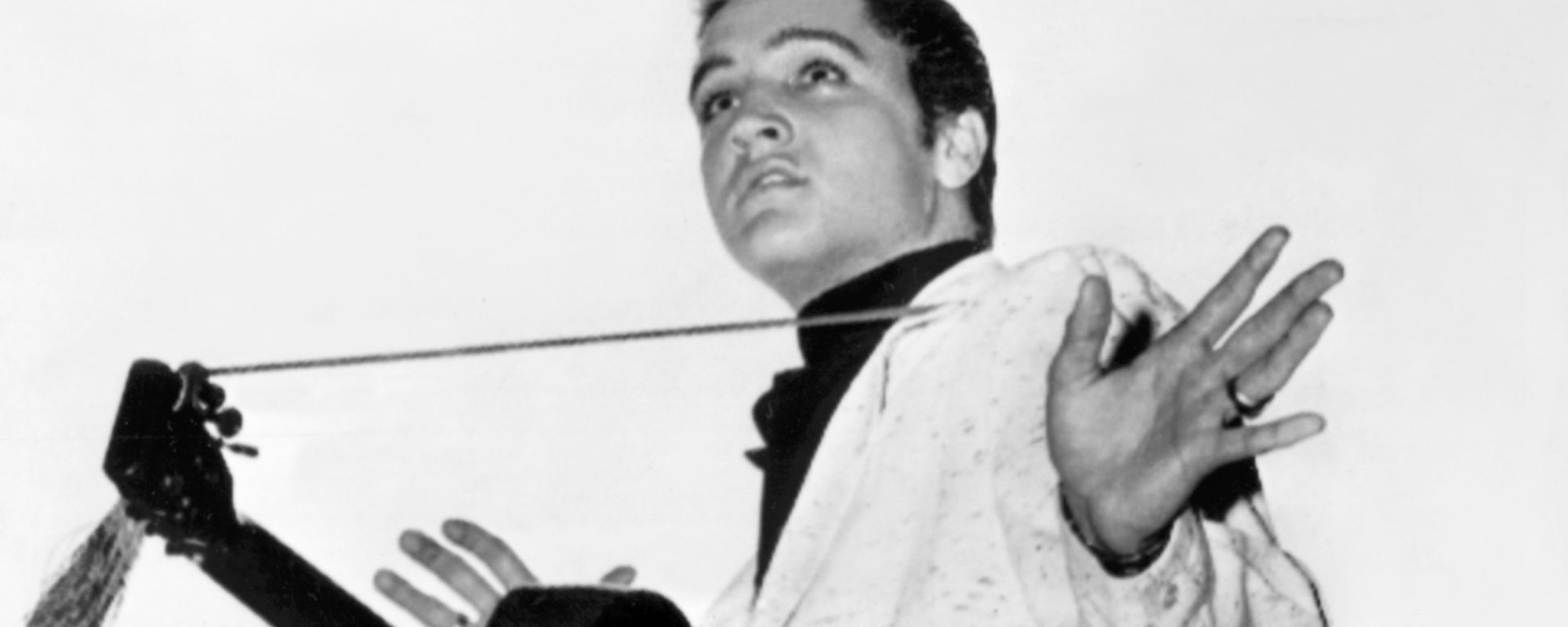 في مثل هذا اليوم من عام 1958، سجل إلفيس بريسلي أغنية ستصبح الأغنية المميزة بعد مأساة مروعة.