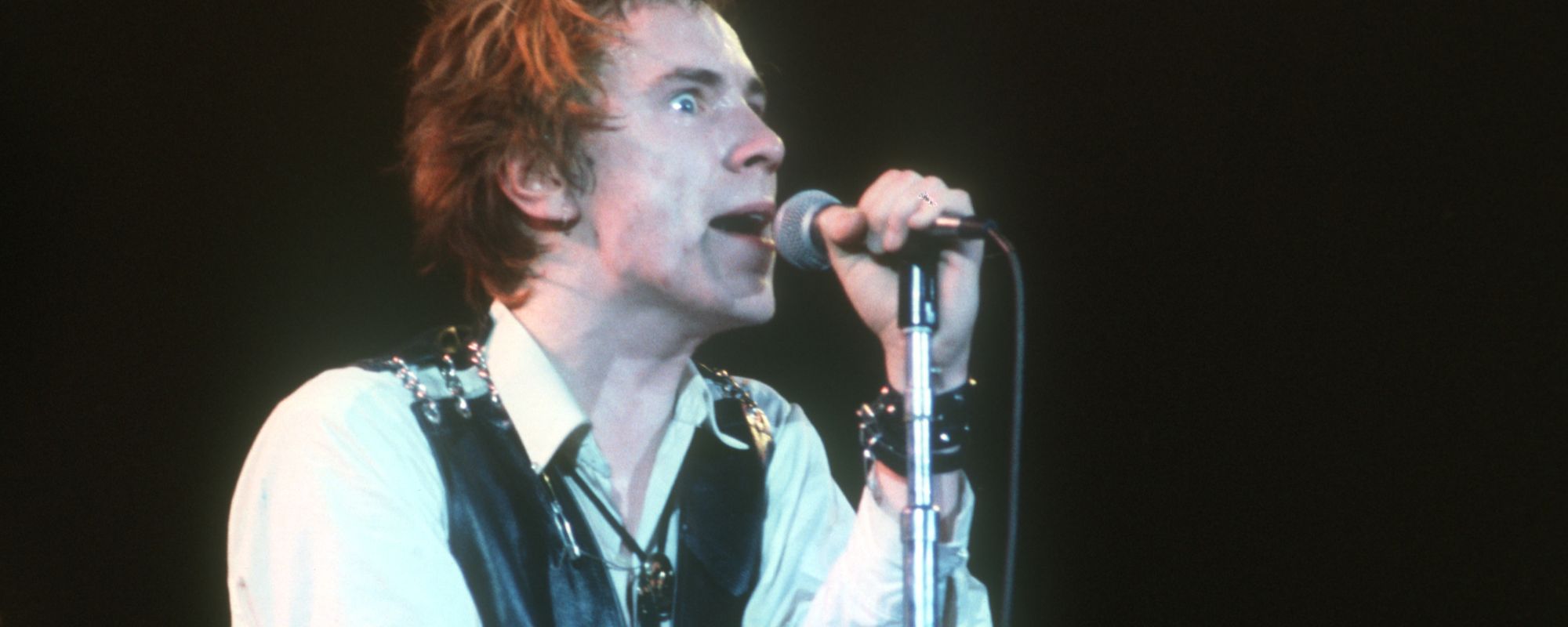 وفقًا للمغني السابق جوني روتين، ساعدت فرقة السبعينيات في إنشاء فرقة Sex Pistols (وليس بطريقة جيدة). وفقًا للمغني السابق جوني روتين، ساعدت فرقة السبعينيات في إنشاء فرقة Sex Pistols (وليس بطريقة جيدة).