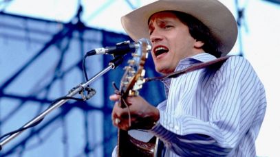 George Strait performing in 1983