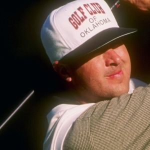 Vince Gill playing golf