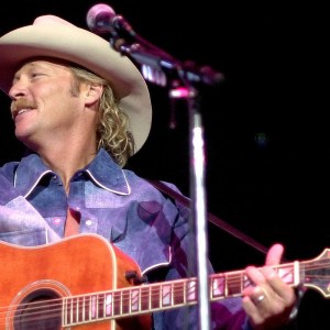 3 Nostalgic Country Songs From 2001 I Could Listen to Over and Over Again