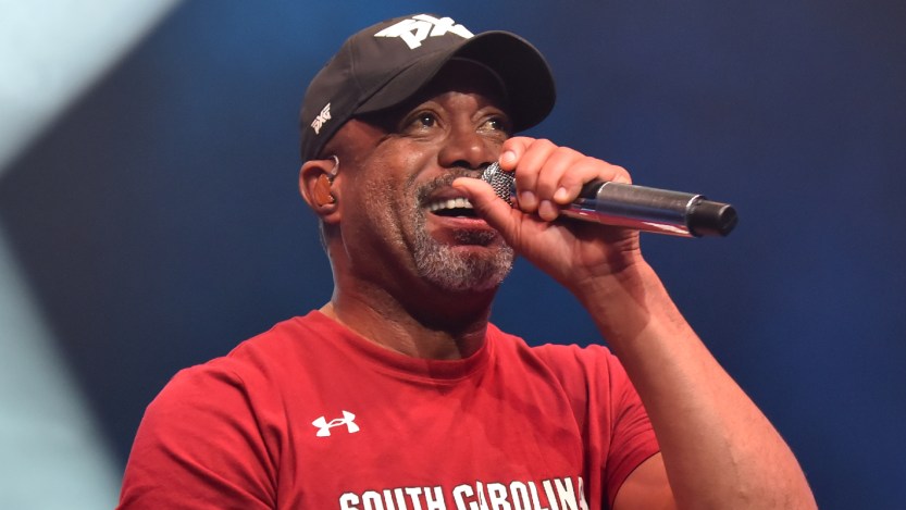 Darius Rucker Stuns With Full Orchestra Version of "Come Fly With Me"