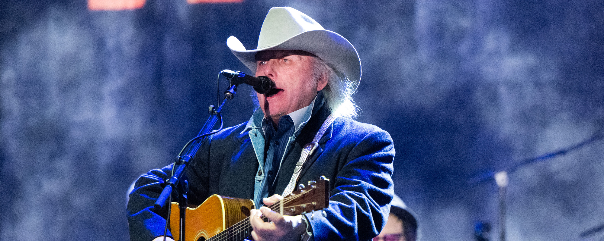 Dwight Yoakam Stops Mid-Song After Surprise Call From Billy Bob Thornton