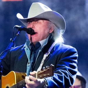 Dwight Yoakam Stops Mid-Song After Surprise Call From Billy Bob Thornton