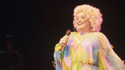 On This Day in 1972, Dolly Parton Released a Love Song So ”Sexy and Intimate” That Many Radio Stations Refused To Play It