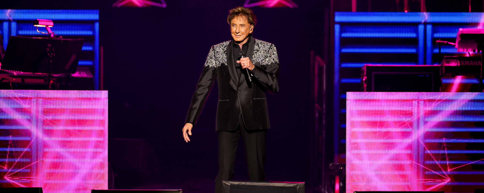 Barry Manilow Postpones Shows Under Doctor’s Guidance Following Cancer Surgery