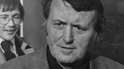 2nd December 1976: Bill Grundy, the television presenter for the Thames Television 'Today' programme is leaving the office after the enquiry concerning his programme the previous night, including the 'Sex Pistols' use of foul language on live television. (Photo by David Ashdown/Keystone/Getty Images)