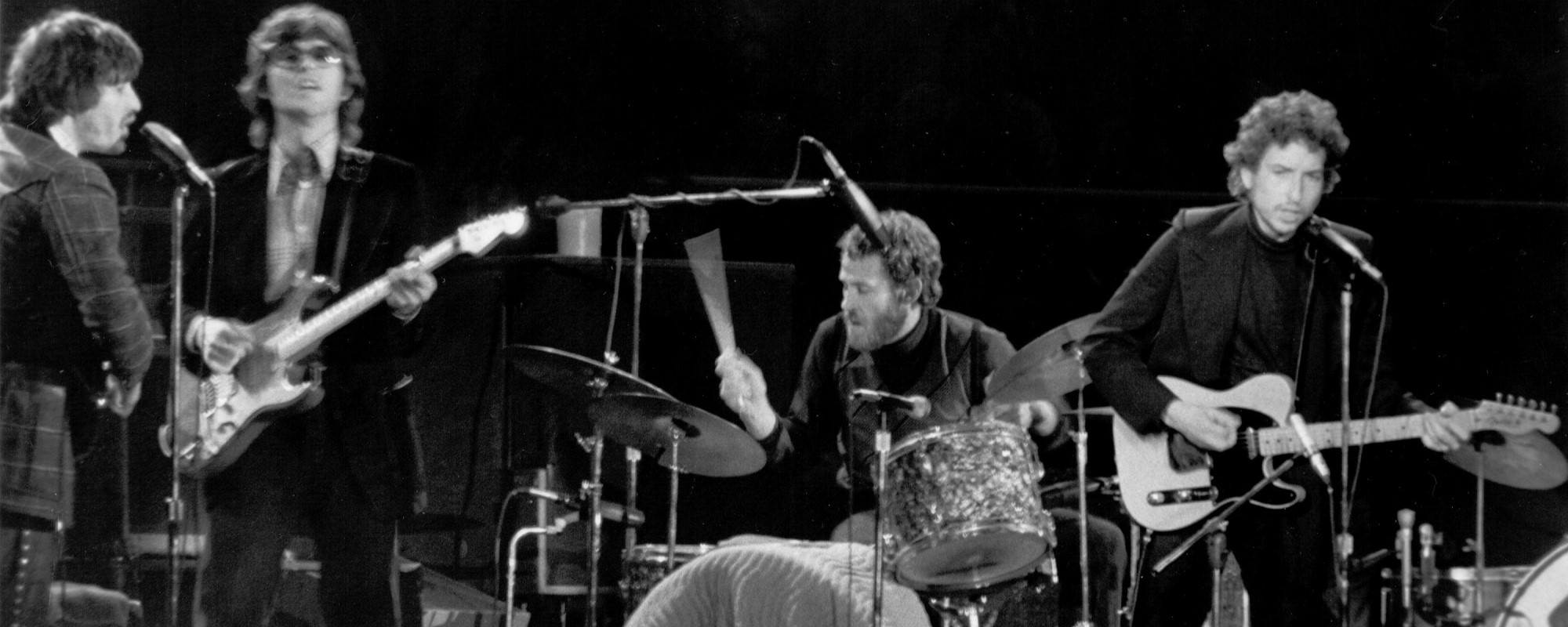 On This Day in 1974, Bob Dylan Scored His First No. 1 Album Despite a Last-Minute Change That Uprooted Its Release