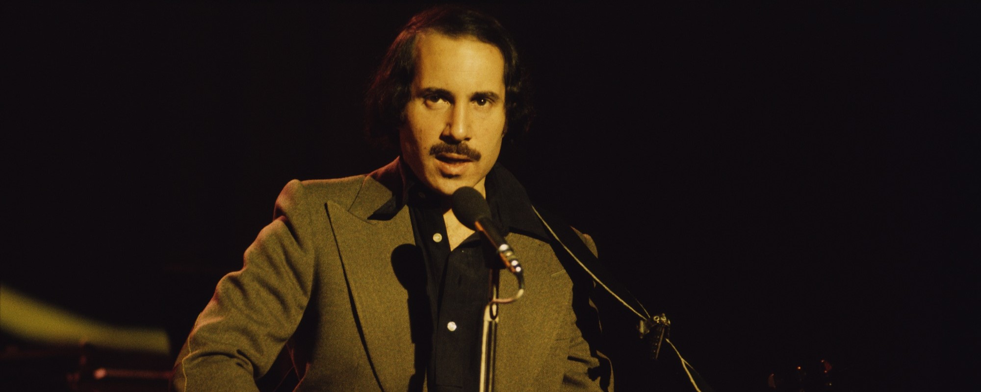On This Day in 1976, Paul Simon Scored His Only Solo No. 1 With a Wry Tutorial on How To Leave Your Lover