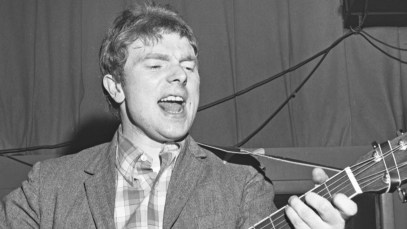 The Famous Song Van Morrison Rarely Performed in Concert for Many Years … and Why