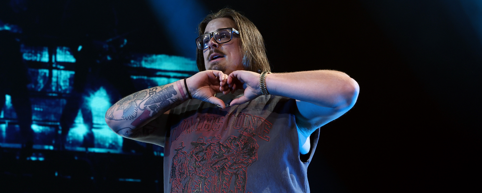 Country Star Delivers a Touching Cover of “Here Without You” in Tribute to 3 Doors Down Brad Arnold at Ontario Show