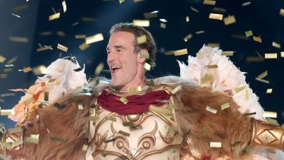 Watch Late ‘Dawson’s Creek’ Star James Van Der Beek Show off His Country Side in ‘The Masked Singer’ Appearance