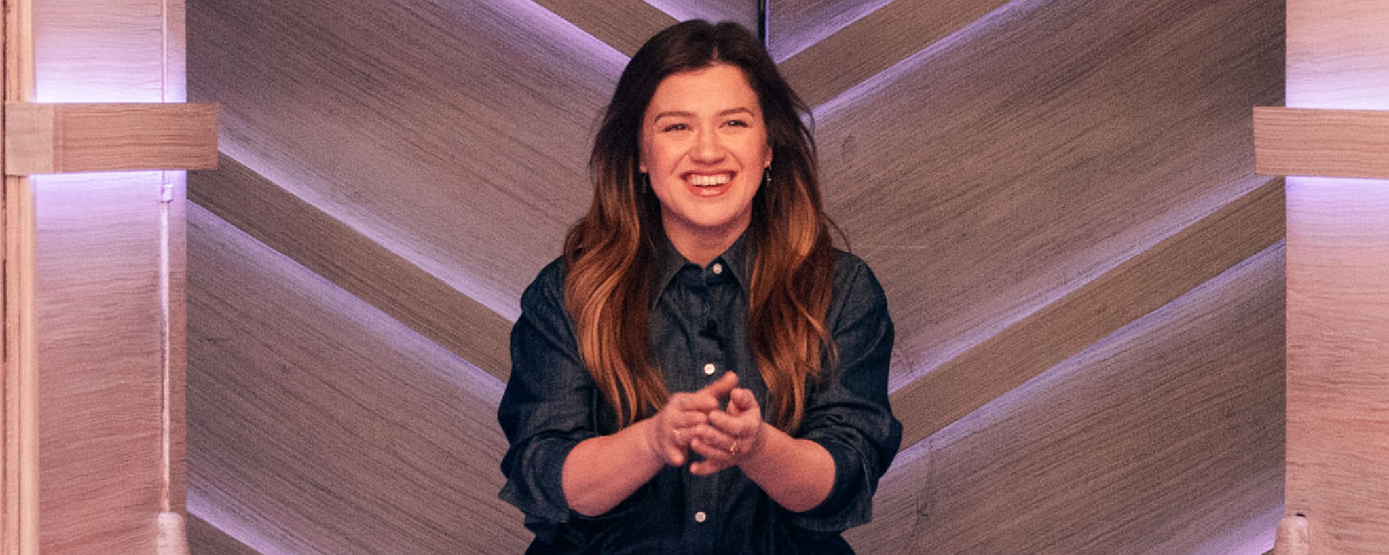 Kelly Clarkson Revisits Iconic “Since U Been Gone” High Note at NYC Karaoke Bar