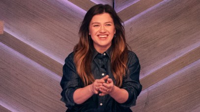 Kelly Clarkson Revisits Iconic "Since U Been Gone" High Note at NYC Karaoke Bar