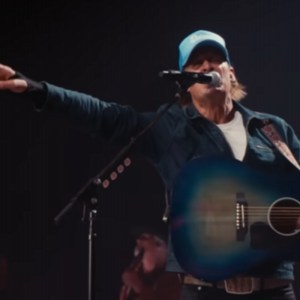 Kid Rock Honors His Faith While Debuting New Cover at All-American Halftime Show